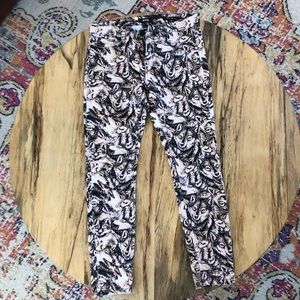 BDG Women’s Jeans Wolf Print Mid Rise Twig Ankle 27 waist 29 length